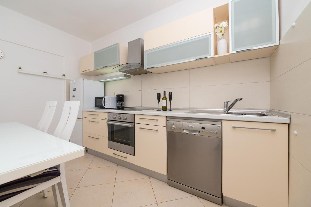 Apartments Talija ตราสนิสเซ ภายนอก รูปภาพ