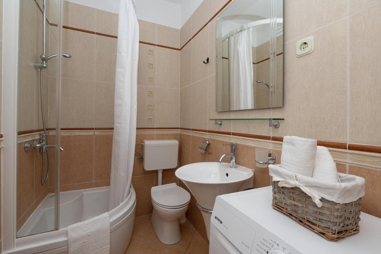 Apartments Talija ตราสนิสเซ ภายนอก รูปภาพ