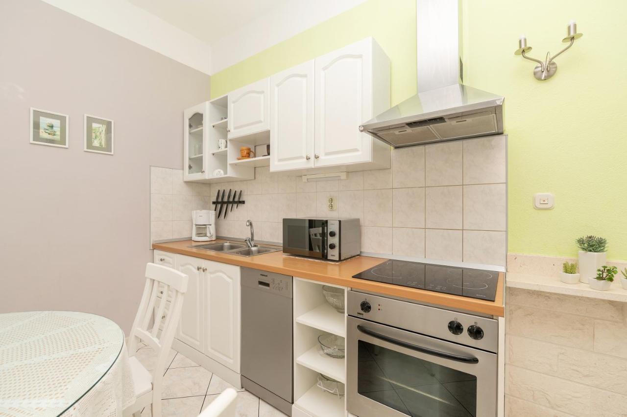 Apartments Talija ตราสนิสเซ ภายนอก รูปภาพ